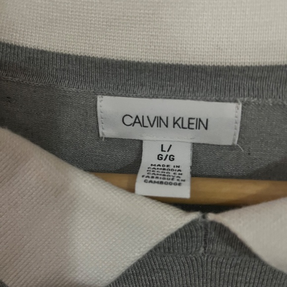 Calvin Klein Top - Picture 3 of 3